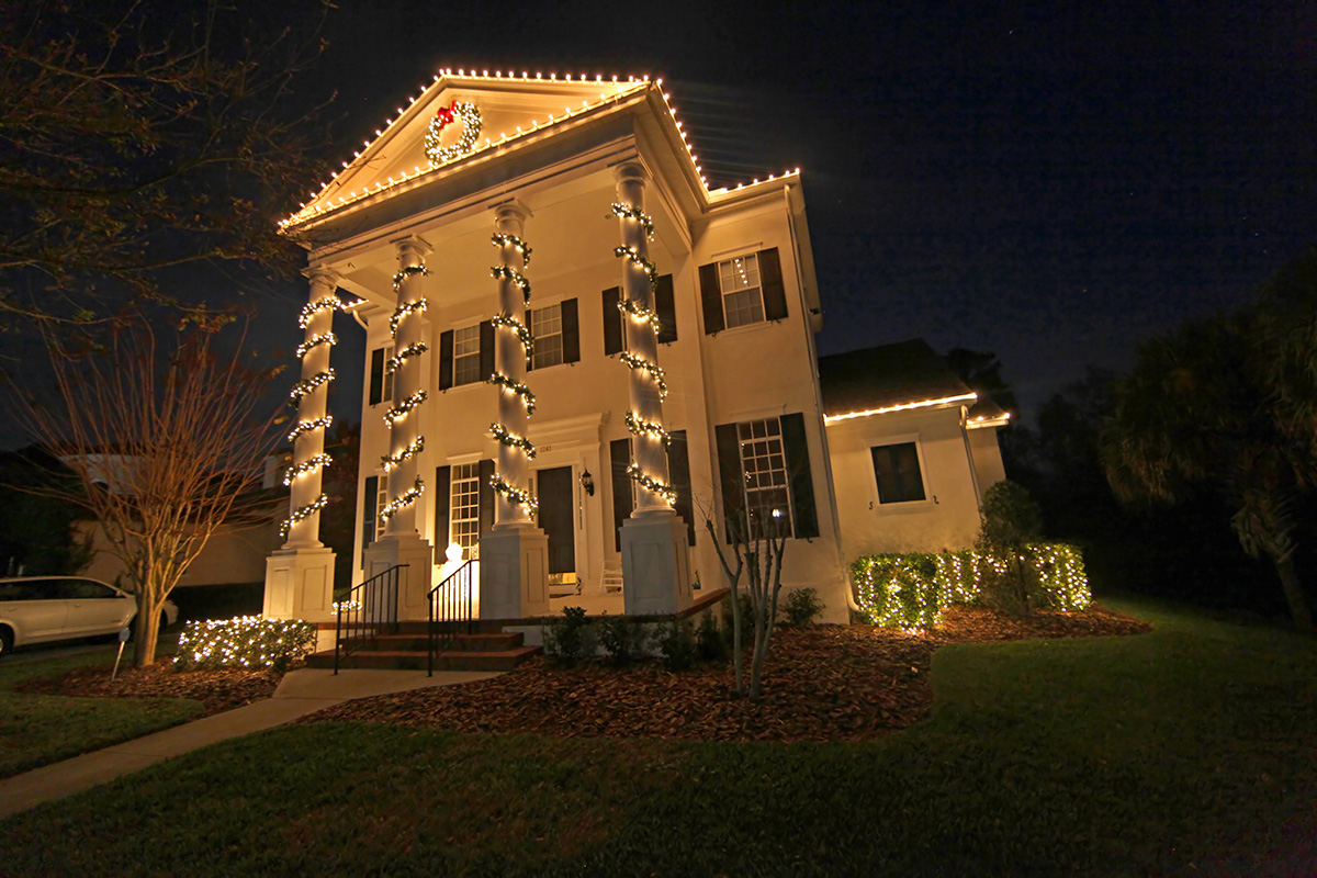 DFW Hang Traditional Christmas Lights - Christmas Lighting Installation